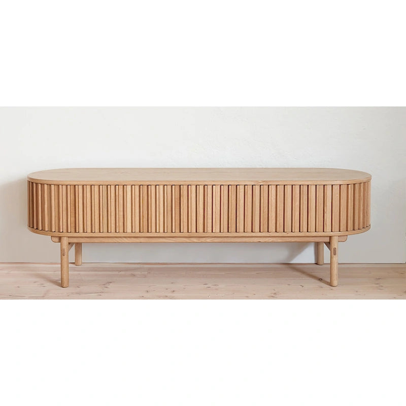 Meuble TV bas de style moderne avec coins arrondis et portes coulissantes